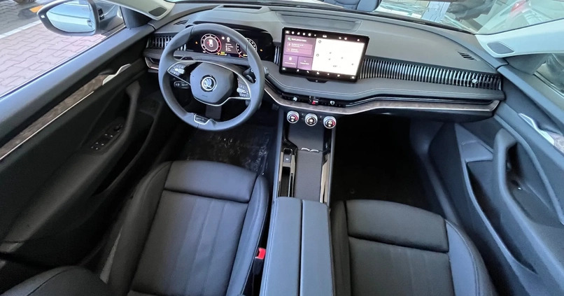 Skoda Superb cena 229000 przebieg: 10, rok produkcji 2024 z Radzymin małe 301